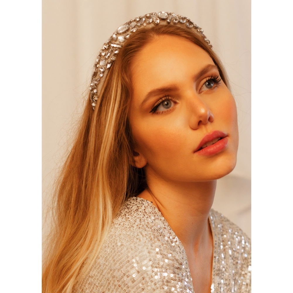Coming soon! Beautiful hairband.